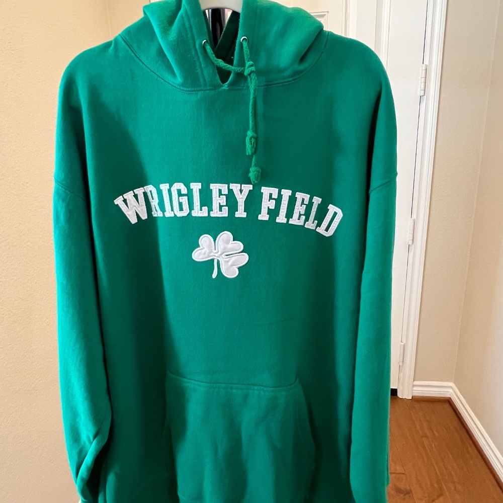 Independent Trading Green "WRIGLEY FIELD" Sweatshirt, Size XL